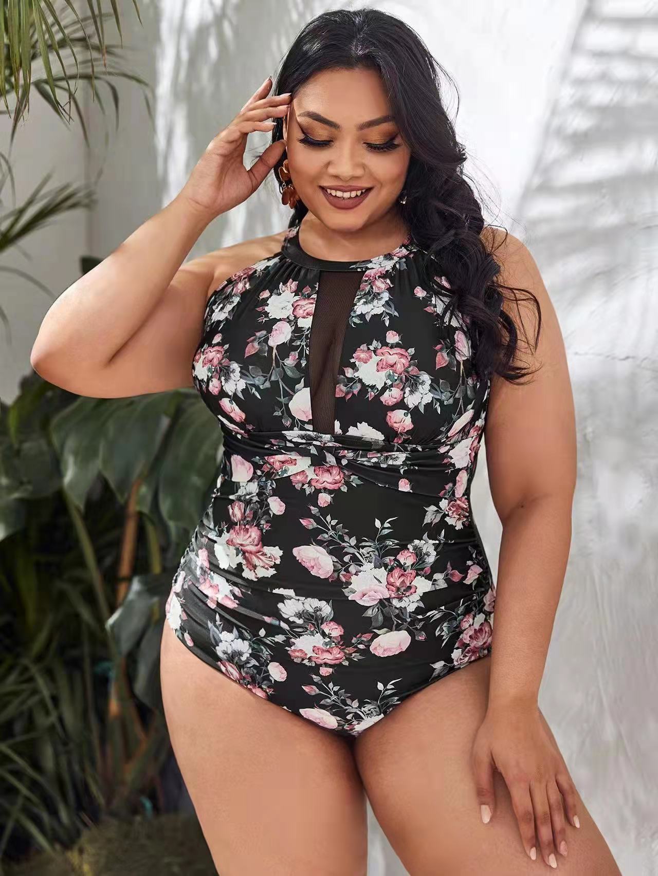 ROVIKNA Plus Size Floral Print Halterneck Swimsuit with Padded Cups