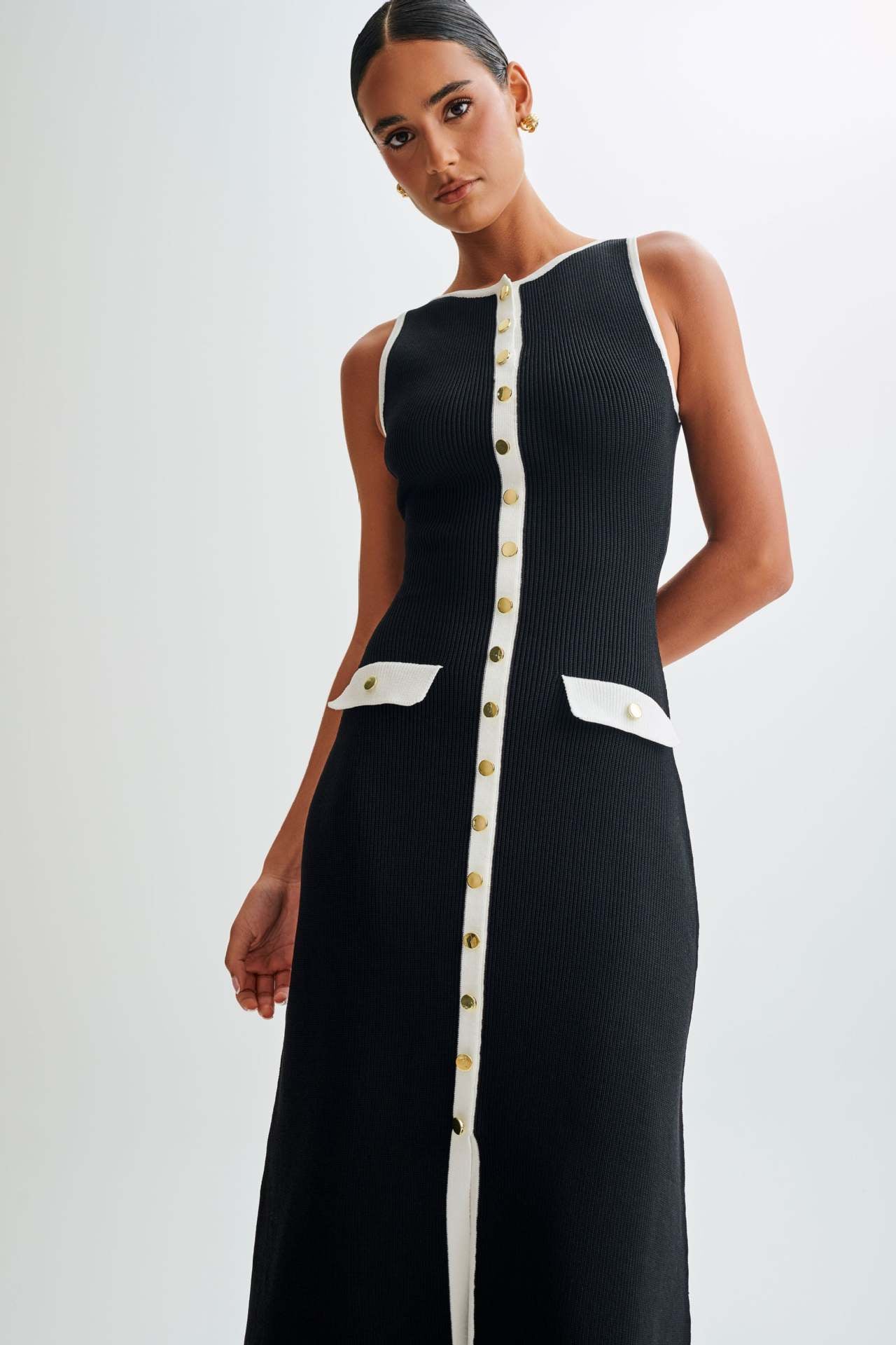 Elegant Sleeveless Button-Up Midi Dress – Chic & Timeless Style