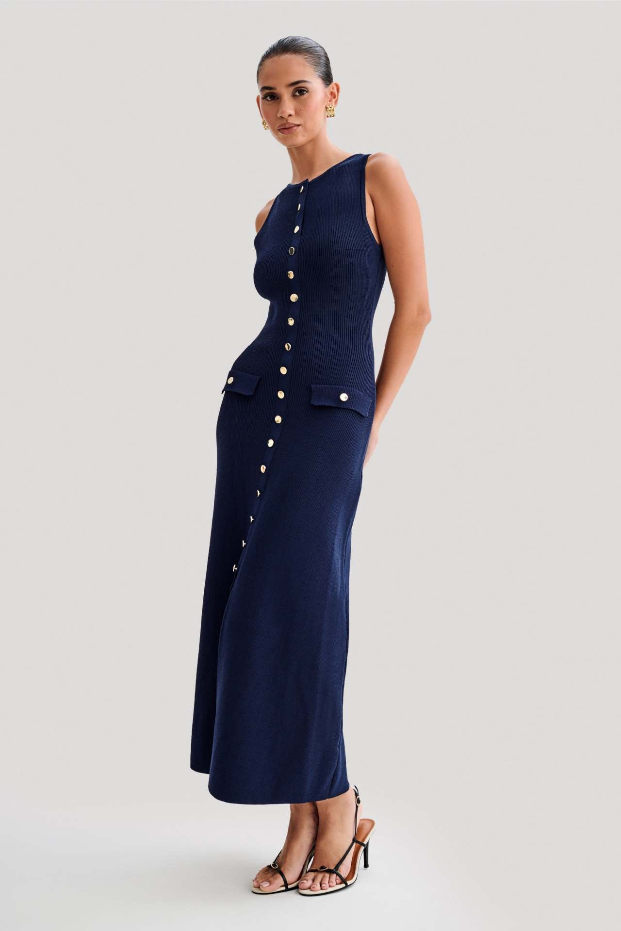 Elegant Sleeveless Button-Up Midi Dress – Chic & Timeless Style