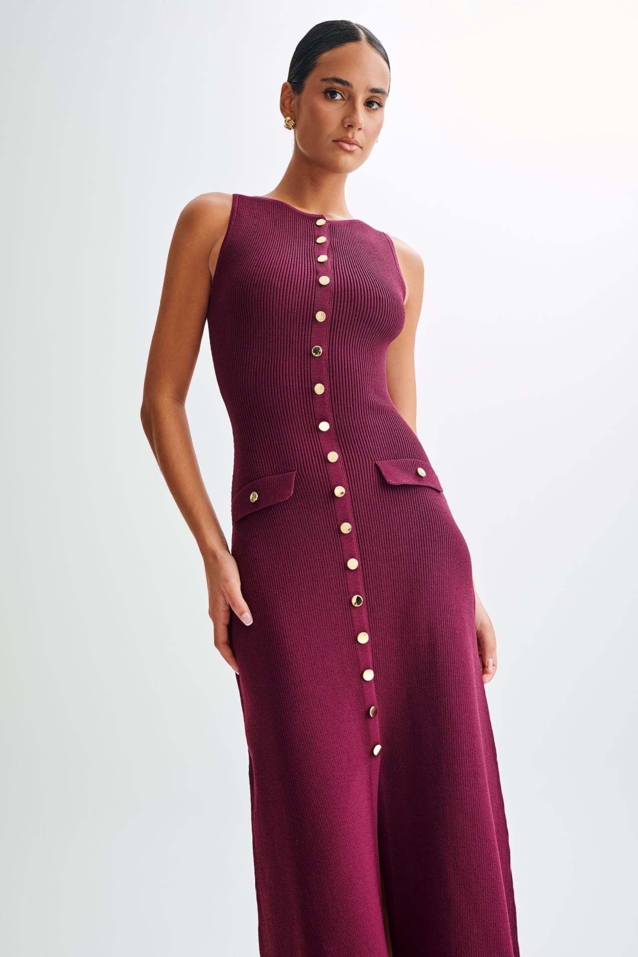 Elegant Sleeveless Button-Up Midi Dress – Chic & Timeless Style